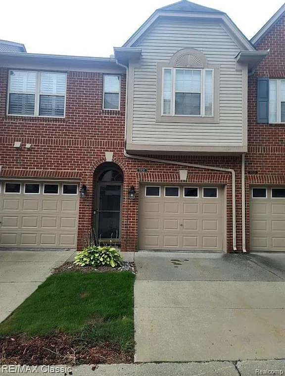 2 bed, 1756 sqft, $2,195 — Photo 1