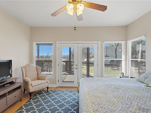 4th image of 956 Lakebreeze Dr