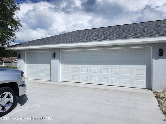 3rd image of 18124 Winding Oaks Blvd