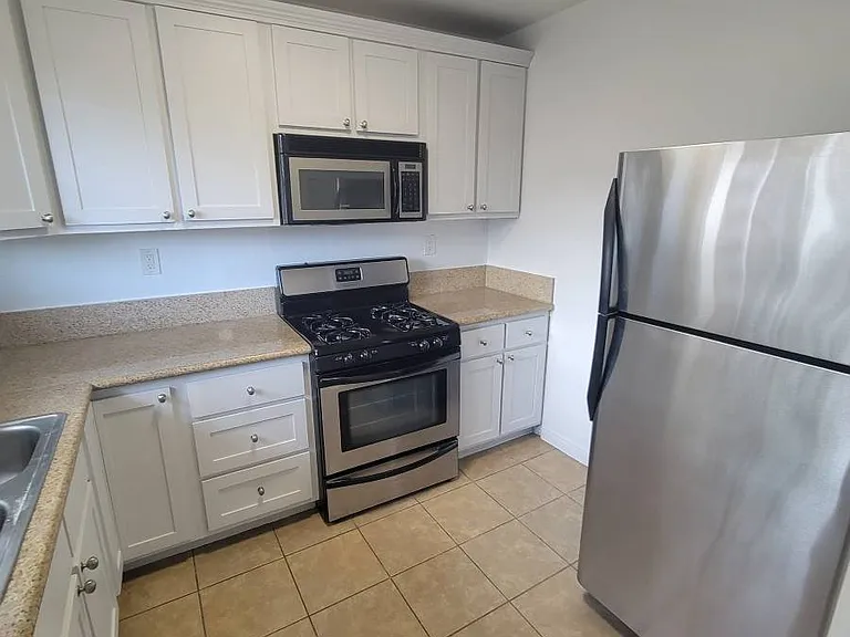 1653 N Vista St #3 — Photo 8