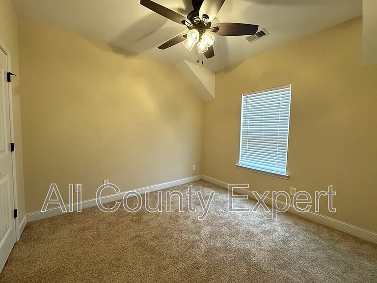 5065 Rialto Way — Photo 18
