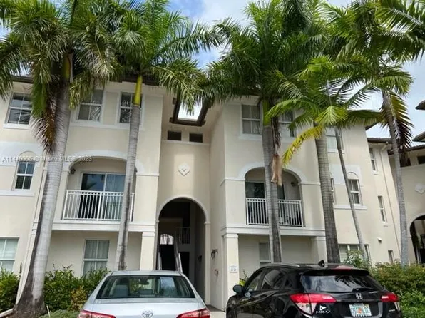 11503 NW 89th St APT 204, Doral, FL 33178