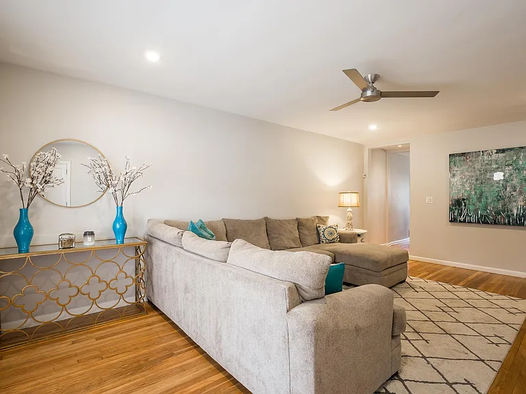 2091 Howell Mill Rd NW — Photo 8