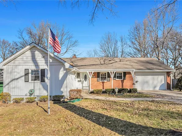 6122 W 86th St, Overland Park, KS 66207
