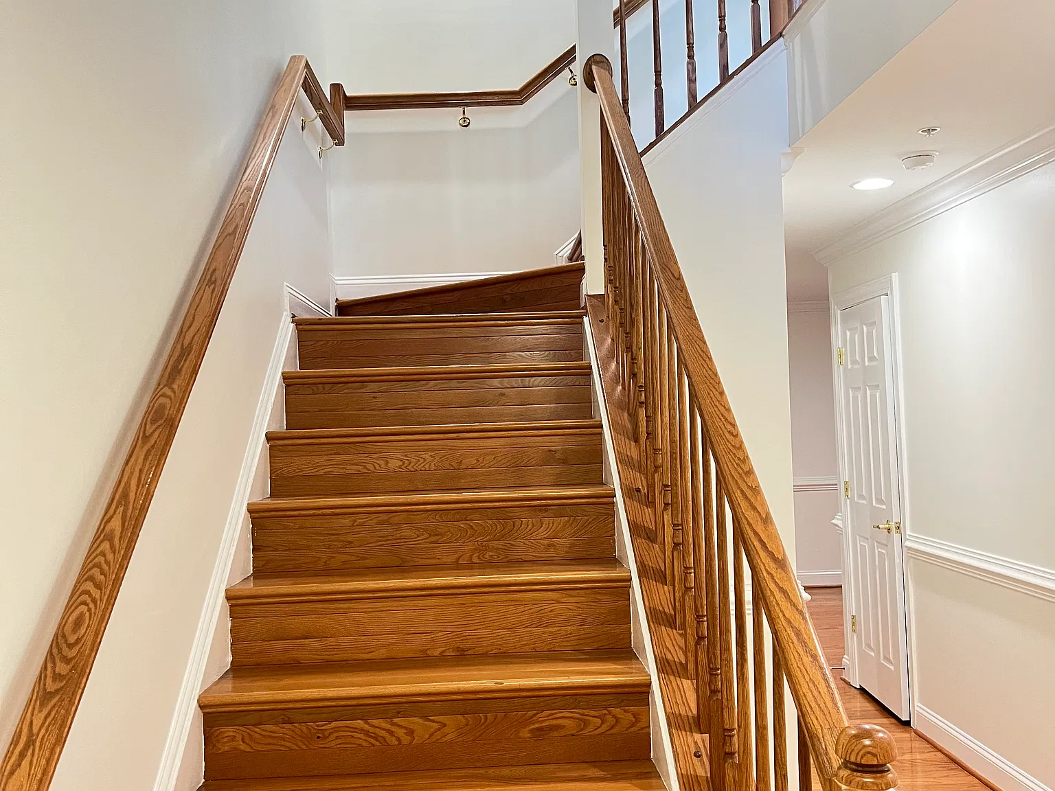 4 bed, 2.5 bath, 2292 sqft, $2,350 — Photo 4