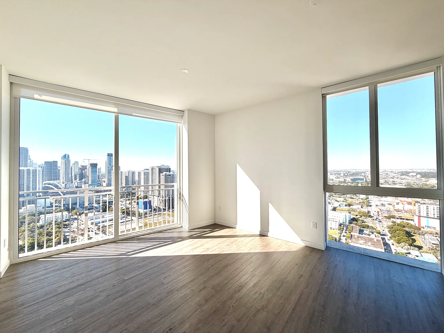 1 bed, 845 sqft, $2,642 — Photo 4