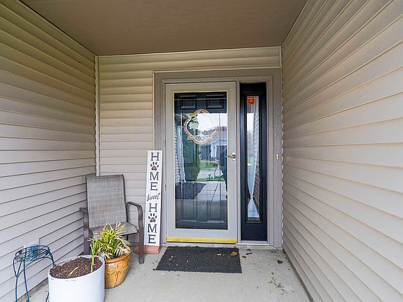 3rd image of 5128 Saddle Dr