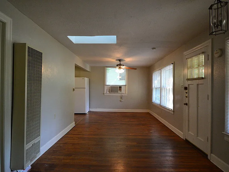 3408 Lafayette Ave — Photo 2