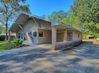 912 Twin Cedar Dr, Hemphill, TX 75948