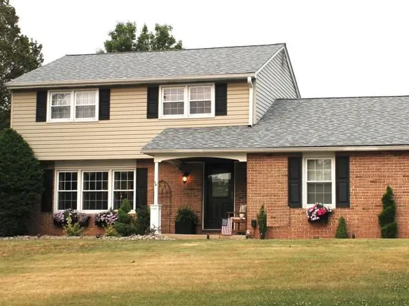 822 Maple Dr, Pottstown, PA 19464