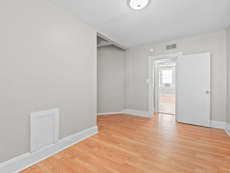 2713 N Calvert St — Photo 12