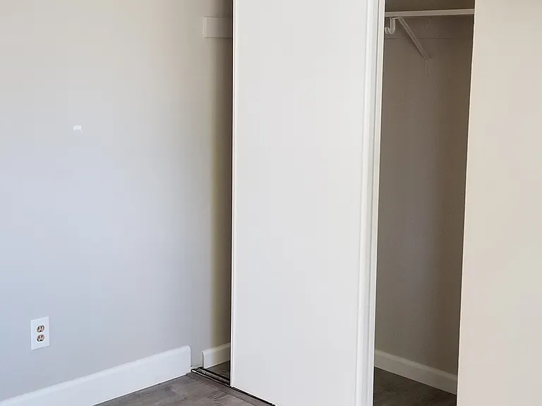 236 Crestview Dr — Photo 20