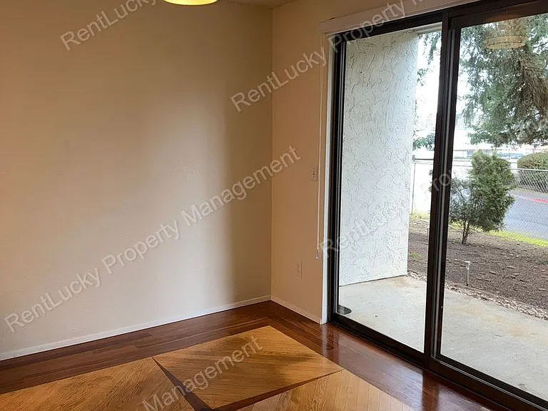 12510 NE 117th Pl #B3 — Photo 7