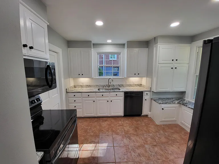 121 Kenilworth Ave — Photo 6