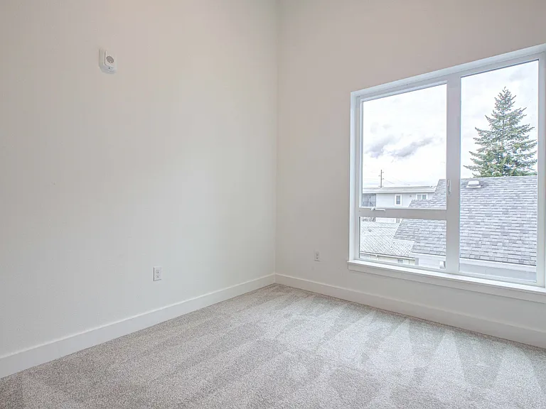 9757 SE Holgate Blvd — Photo 11