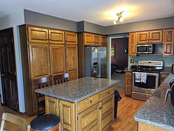 3rd image of 4095 Cascade Dr