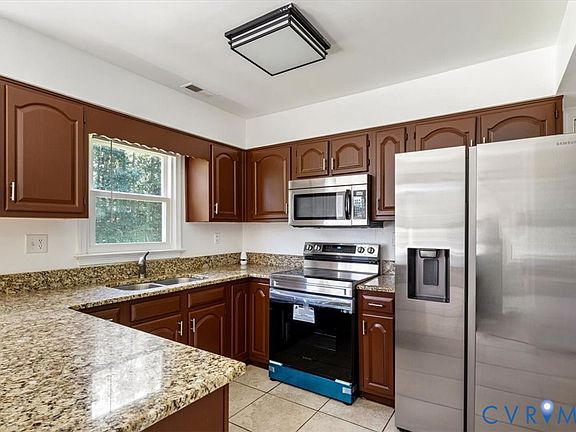 3rd image of 7915 Varina Chase Dr