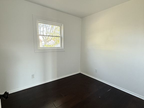 4th image of 2600 Bingham Ave