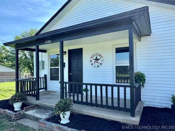 1102 N 14th St, Collinsville, OK 74021