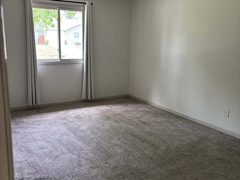 2324 Spain Dr — Photo 8