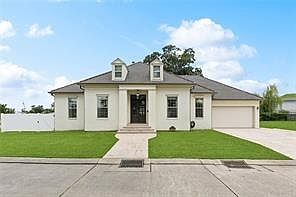 1st image of 2 Laux Manor Dr