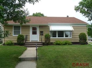 324 N Washington Ave, Saint Peter, MN 56082