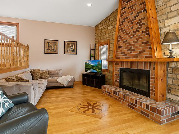 3rd image of 3328 N Plainfield Ave