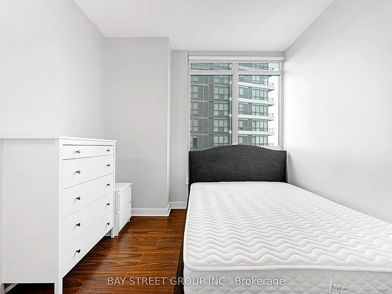 121 McMahon Dr #2708 — Photo 31