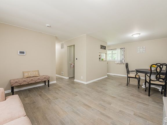 All neutral tones, the floor is GORGEOUS and is new this year.