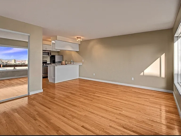 1221 Apartments — Photo 3