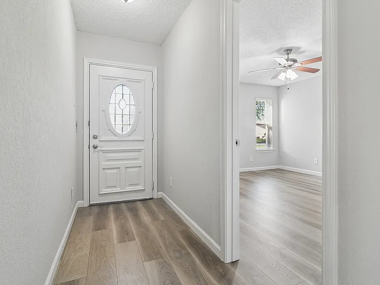 219 Running Brook Ln — Photo 2