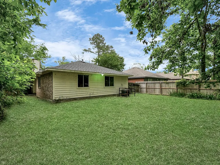 8106 Claiborne St — Photo 30