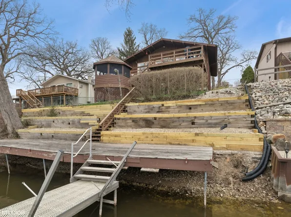 506 Castle Rd, McHenry, IL 60050