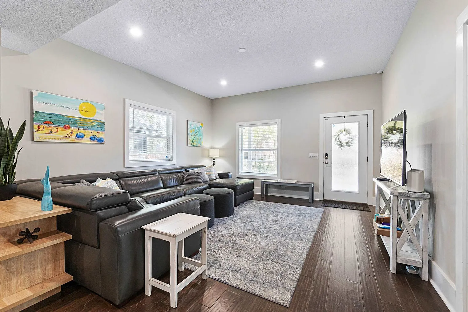 5 bed, 3.0 bath, 2734 sqft, $15,591 — Photo 2