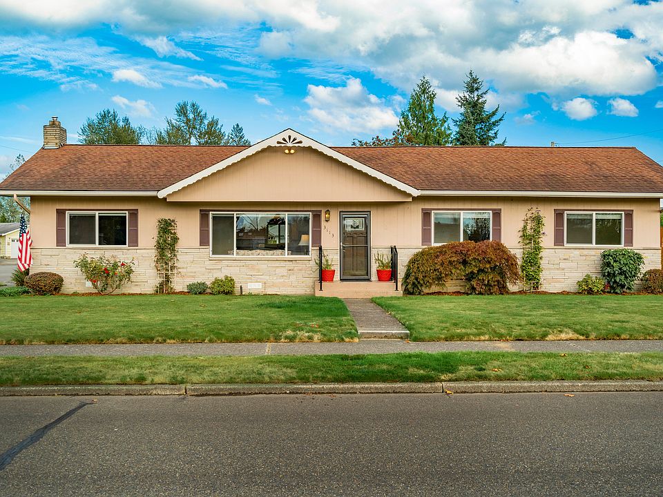 Hard to find rambler in the perfect little town of Enumclaw.