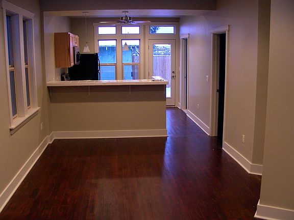 2nd image of 124 Cypress St