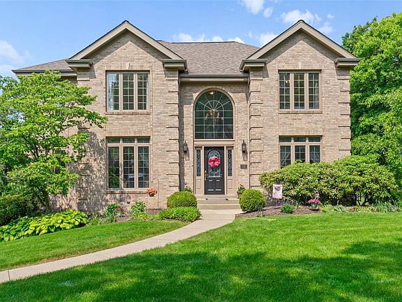 2nd image of 112 Beaver Creek Ct