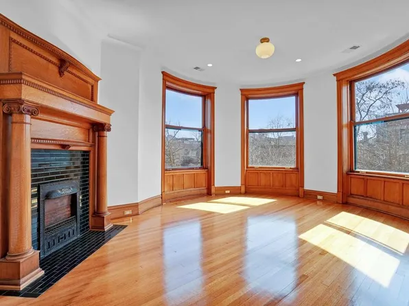 662 W Wellington Ave APT 3E, Chicago, IL 60657