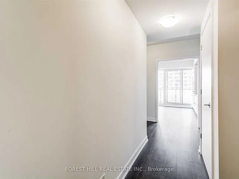 2221 Yonge St #5301 — Photo 7