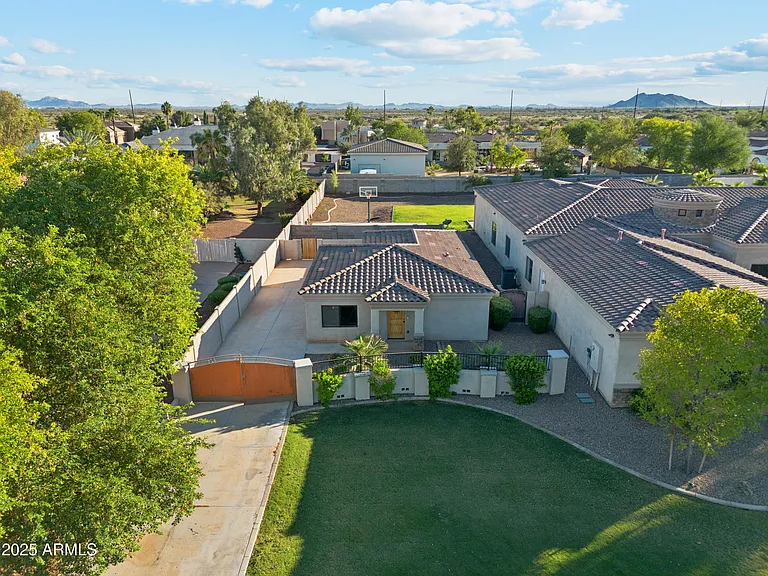 11407 E Bellflower Ct — Photo 3