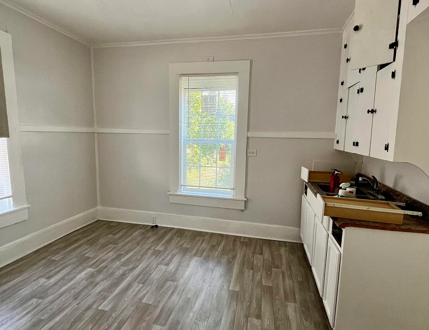 2 bed, 1.0 bath, $800 — Photo 4