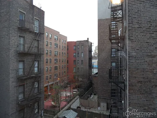 Rented by City Connections Realty | media 27