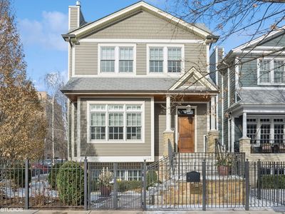 1254 W Barry Ave, Chicago, IL, 60657