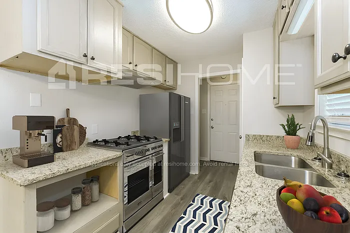 4 bed, 2.0 bath, 1626 sqft, $1,865 — Photo 2