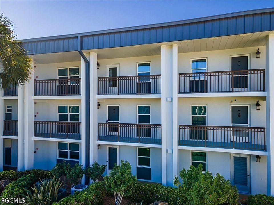 1740 Pine Valley Dr APT 210, Fort Myers, FL 33907 | MLS