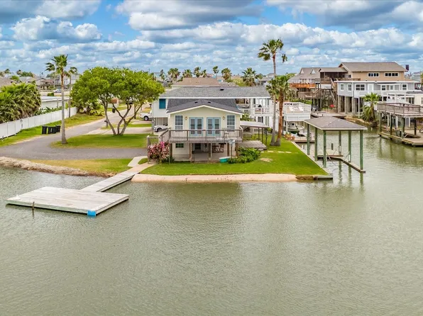 1 Highland Dr, Hitchcock, TX 77563