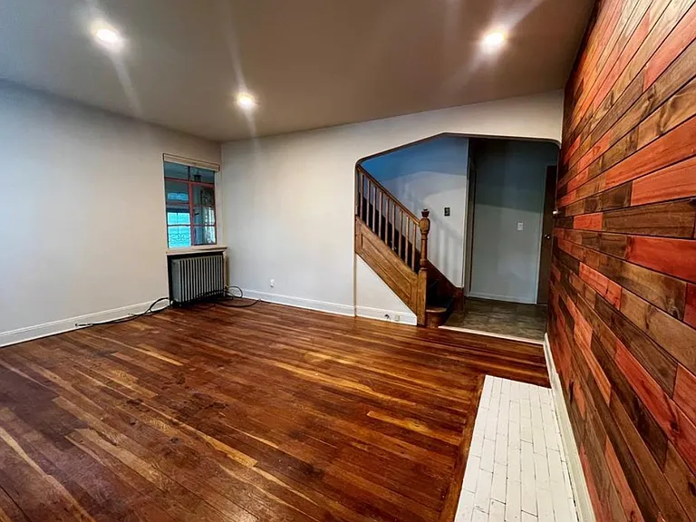 131 Goldenrod Ave — Photo 1