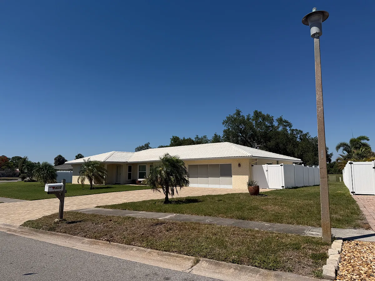 Building Photo - 7425 Bounty Dr