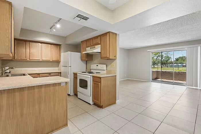 4444 E Paradise Ln #129 — Photo 6