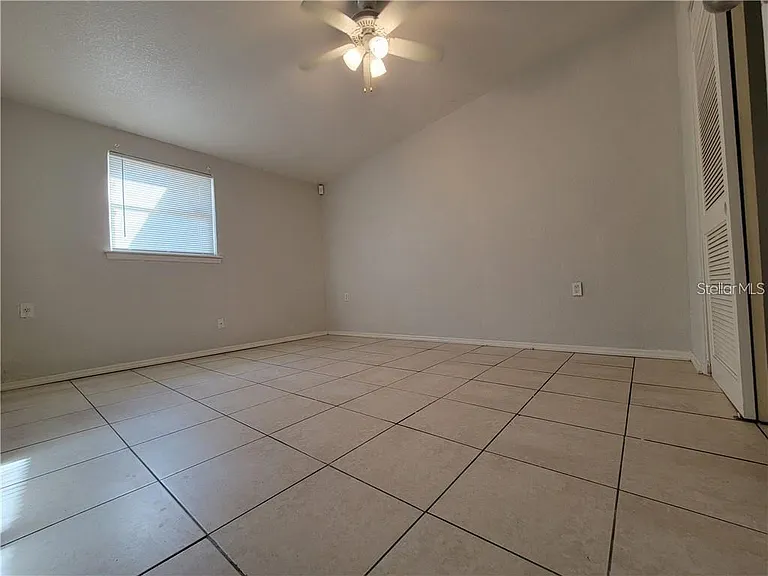 2483 Lakeshore Cir #2483 — Photo 13
